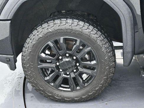 Used 2021 GMC Sierra 2500 Denali w/ Denali Black Diamond Edition AWD/4WD image 38