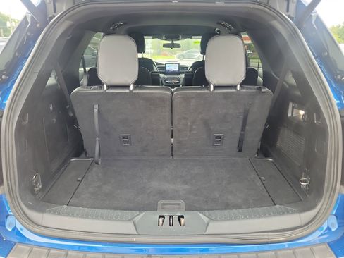 Used 2020 Ford Explorer XLT w/ Equipment Group 202A AWD/4WD image 13
