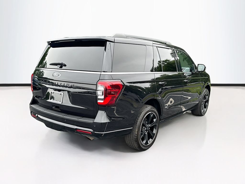 Used 2024 Ford Expedition Limited AWD/4WD image 9