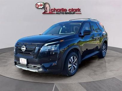 Certified 2024 Nissan Pathfinder SL w/ Black Appearance Package