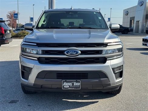 Used 2024 Ford Expedition Max XLT image 8