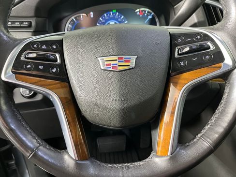 Used 2020 Cadillac Escalade Premium Luxury image 16
