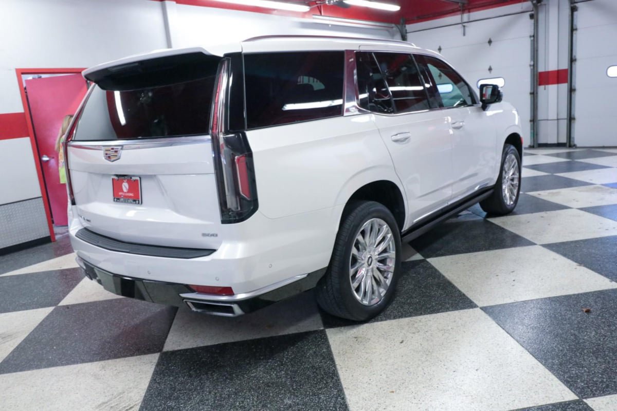 Used 2023 Cadillac Escalade Premium Luxury w/ Performance Package RWD image 7