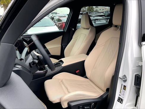 Used 2025 BMW X3 xDrive30i w/ Convenience Package image 26