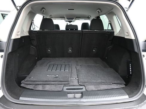 Used 2023 Nissan Rogue SV FWD image 16