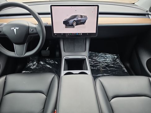 Used 2024 Tesla Model Y Long Range AWD/4WD image 15