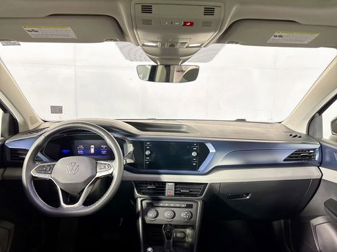 Used 2022 Volkswagen Taos SE w/ Panoramic Sunroof Package image 12