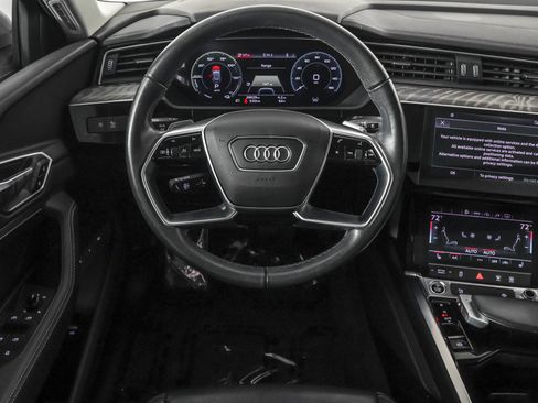Used 2022 Audi e-tron Premium w/ Convenience Plus Package image 40