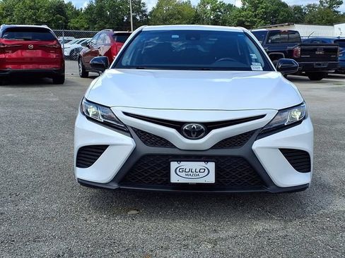 Used 2020 Toyota Camry SE FWD image 5