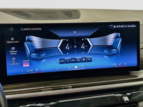 Used 2025 BMW X7 xDrive40i AWD/4WD image 24