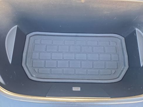 Used 2022 Tesla Model Y Performance image 16