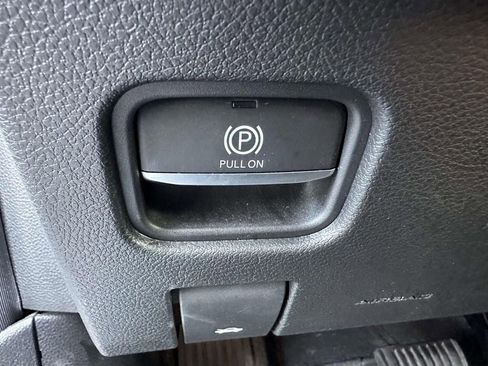 Used 2022 Jeep Grand Cherokee Limited image 25