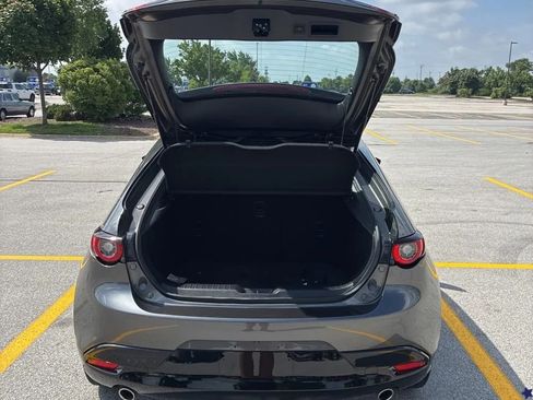 Used 2023 MAZDA MAZDA3 s FWD image 9