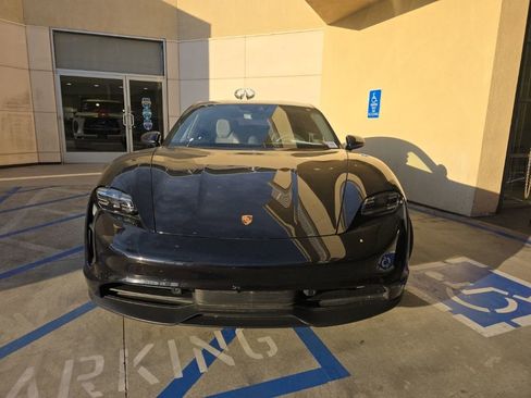 Used 2023 Porsche Taycan image 2