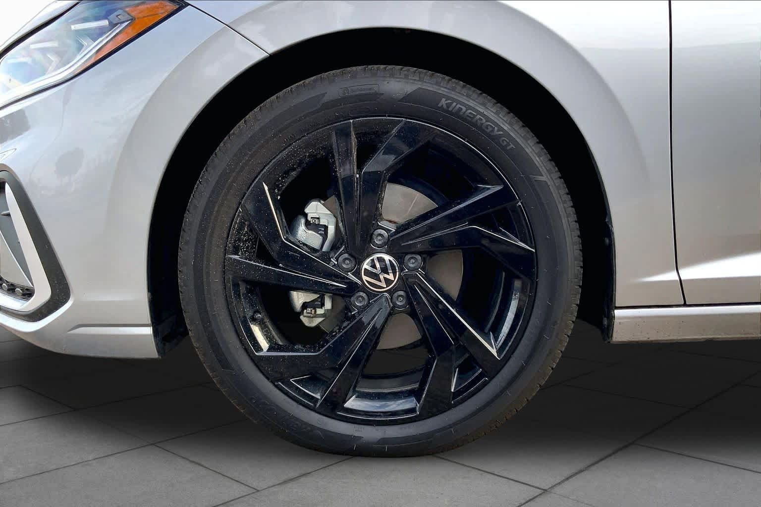 Used 2026 Volkswagen Jetta SE FWD image 10