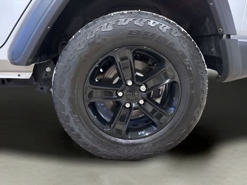 Used 2023 Jeep Wrangler Sport image 29