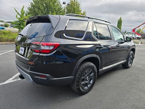 New 2025 Honda Pilot TrailSport image 6