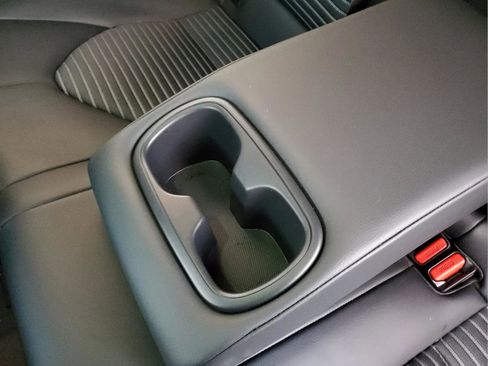 Used 2023 Toyota Camry SE image 8