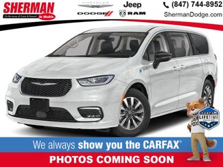 Used 2024 Chrysler Pacifica Limited FWD video 1
