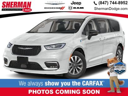Used 2024 Chrysler Pacifica Limited