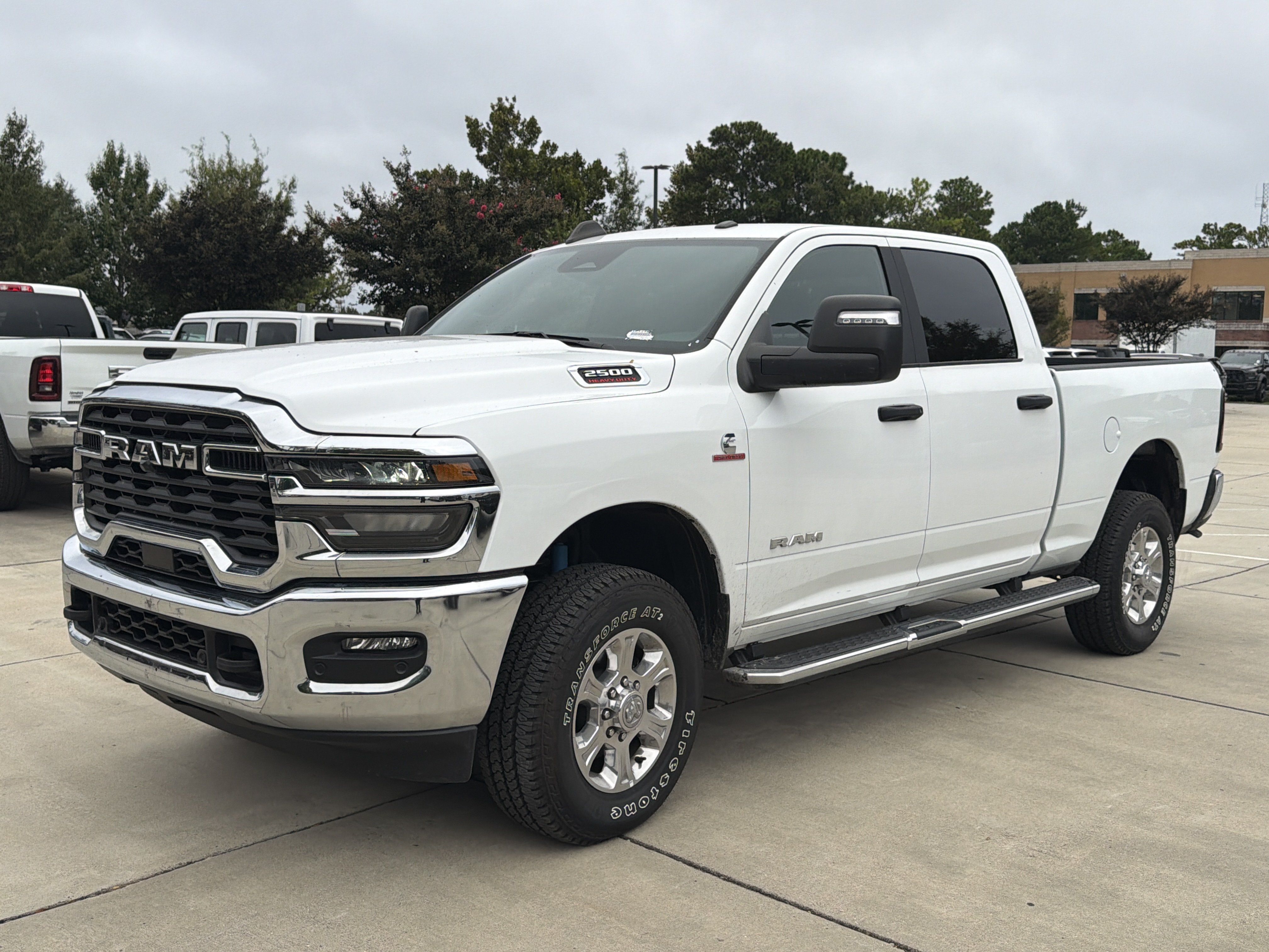 Used 2025 RAM 2500 Big Horn AWD/4WD image 4