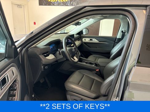 Used 2025 Ford Explorer Active w/ Active Comfort Package AWD/4WD image 13