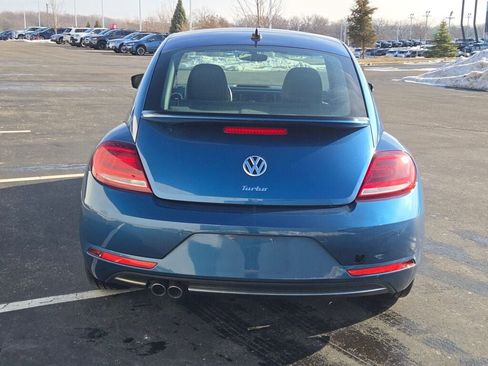 Used 2018 Volkswagen Beetle 2.0T SE image 9