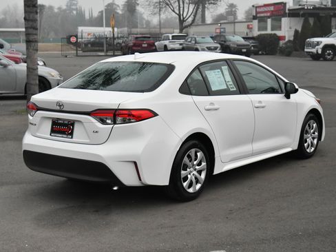 Used 2024 Toyota Corolla LE image 8