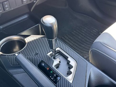 Used 2015 Toyota RAV4 Limited w/ Technology Package image 33