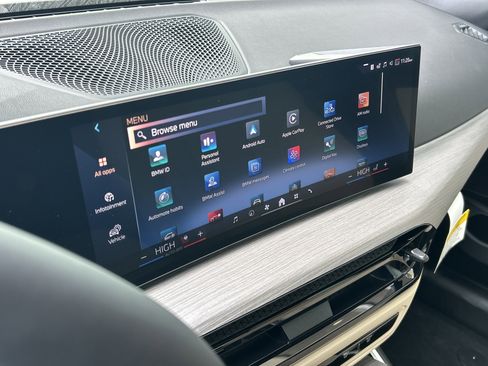 New 2026 BMW 330i Sedan w/ Convenience Package RWD image 24
