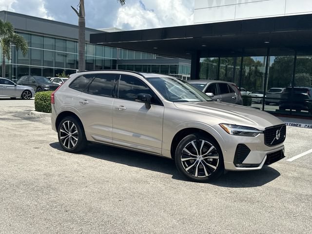 Used 2024 Volvo XC60 B5 Ultimate w/ Protection Package Premier AWD/4WD image 2