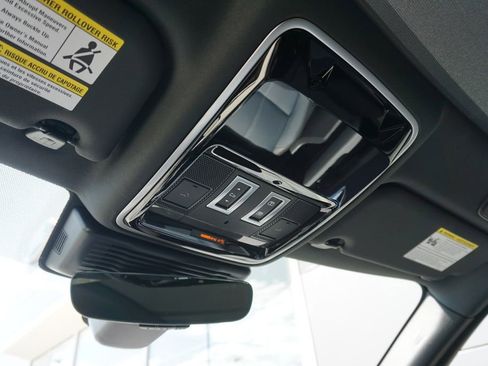 New 2026 Land Rover Range Rover Velar Dynamic SE image 16