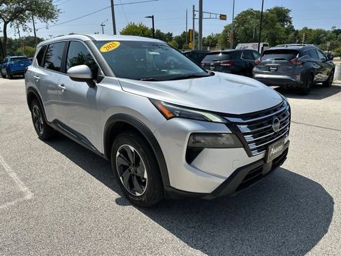Used 2025 Nissan Rogue SV AWD/4WD image 4