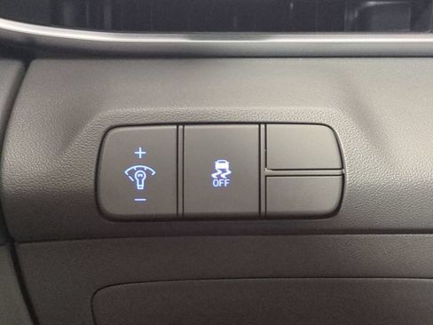 Used 2025 Hyundai Elantra Sport FWD image 25