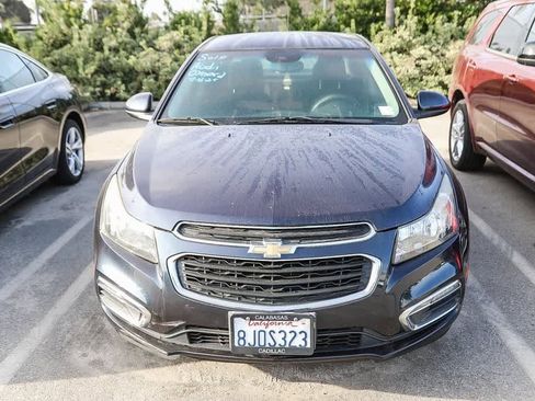 Used 2016 Chevrolet Cruze LT image 2