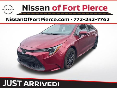 Used 2022 Toyota Corolla LE image 1