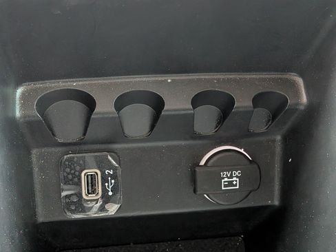 Used 2020 Jeep Cherokee Limited FWD image 31