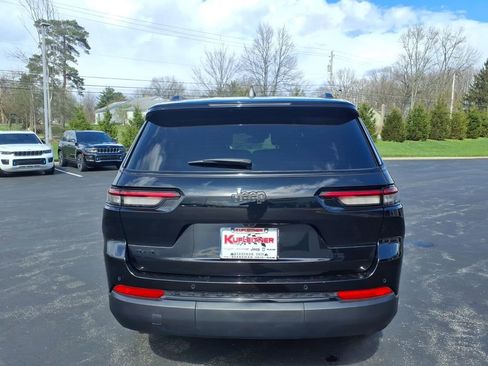 Used 2024 Jeep Grand Cherokee L Altitude AWD/4WD image 4