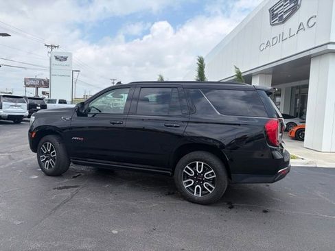 Used 2024 GMC Yukon AT4 w/ AT4 Premium Package AWD/4WD image 8