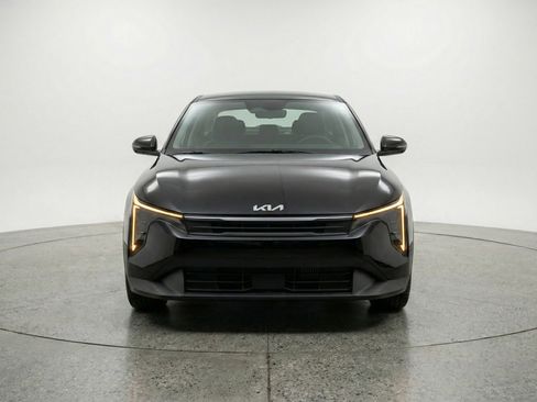 Used 2025 Kia K4 FWD image 2