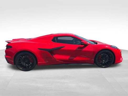 Used 2025 Chevrolet Corvette Z06 RWD image 9