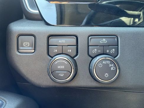 Used 2023 Chevrolet Silverado 1500 LT AWD/4WD image 20