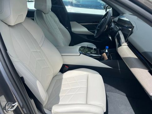 Certified 2024 BMW 530i w/ Premium Package image 20