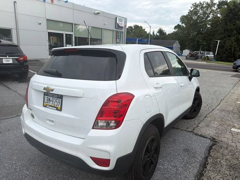 Used 2020 Chevrolet Trax LS w/ Tint and Cruise Package FWD image 5