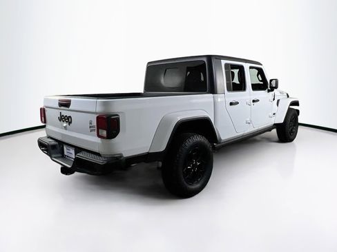 Used 2022 Jeep Gladiator Willys image 5