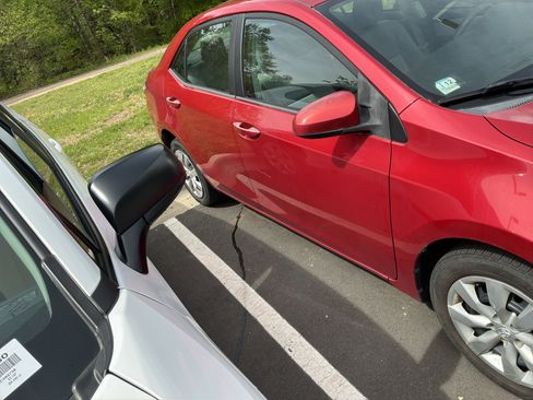 Used 2015 Toyota Corolla LE image 6