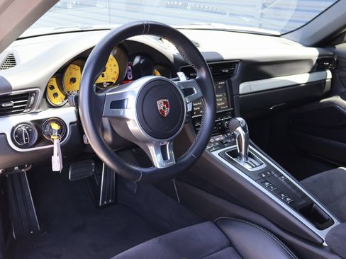 Used 2014 Porsche 911 GT3 RWD image 4
