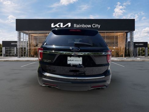 Used 2019 Ford Explorer Limited w/ Ford Safe & Smart Package FWD image 4