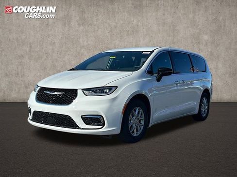 New 2026 Chrysler Pacifica Select image 4