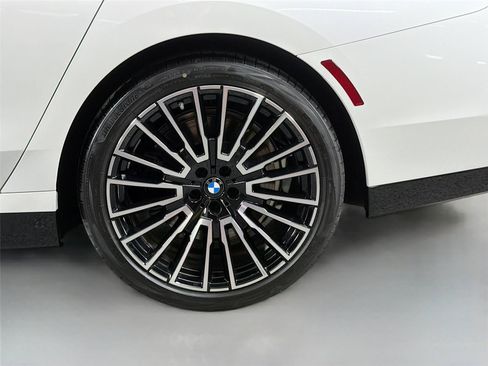 New 2026 BMW 740i w/ Executive Package RWD image 27